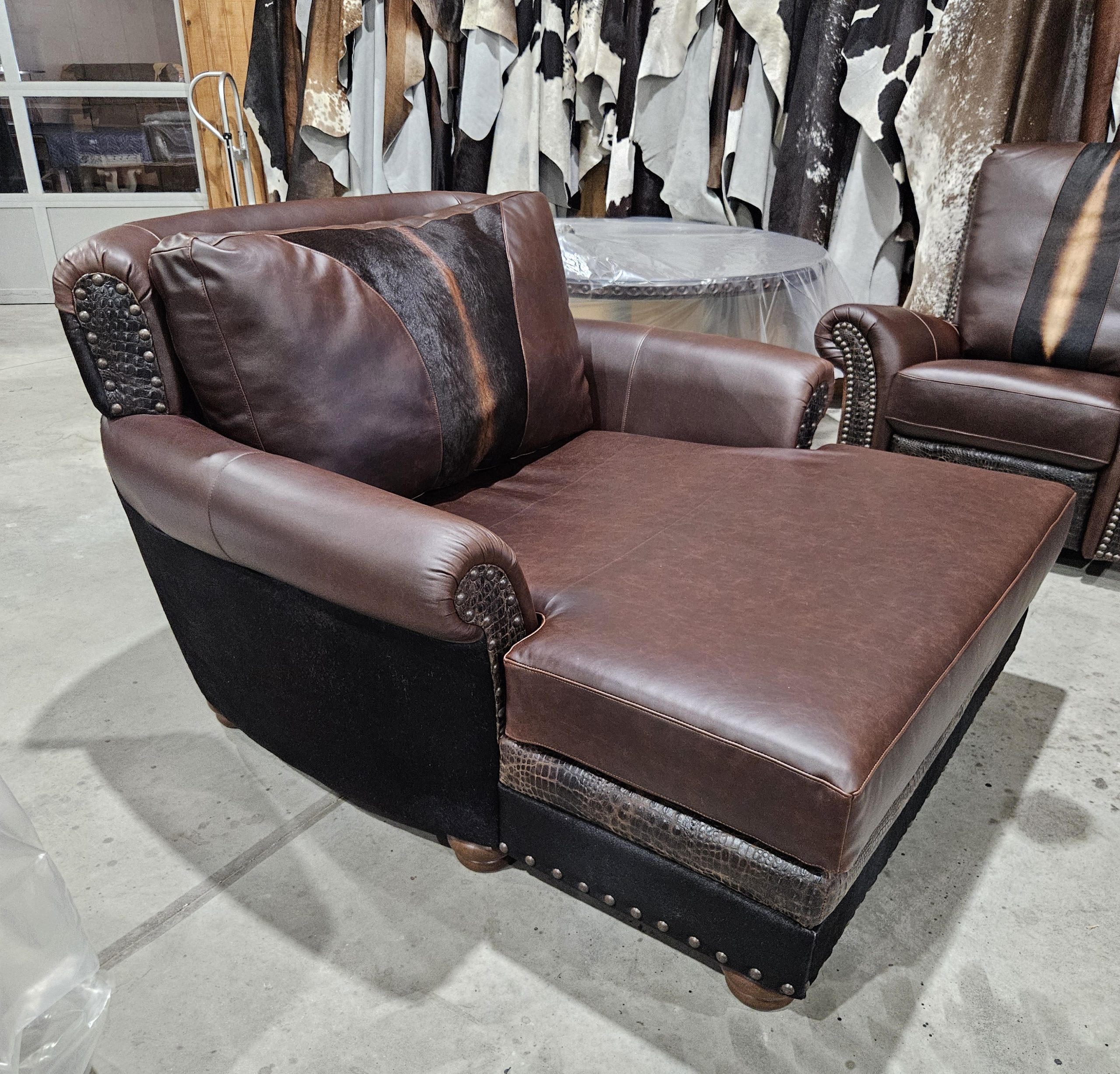 Cheyenne ChaiseChocolate - Ranch & Co Interiors