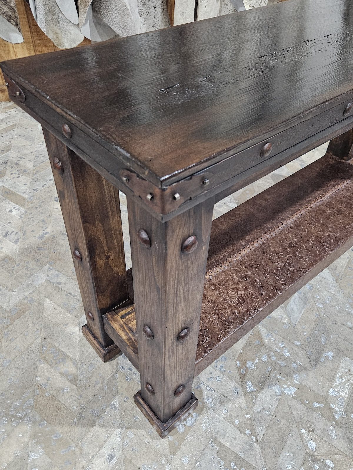 Holly tableclose up - Ranch & Co Interiors