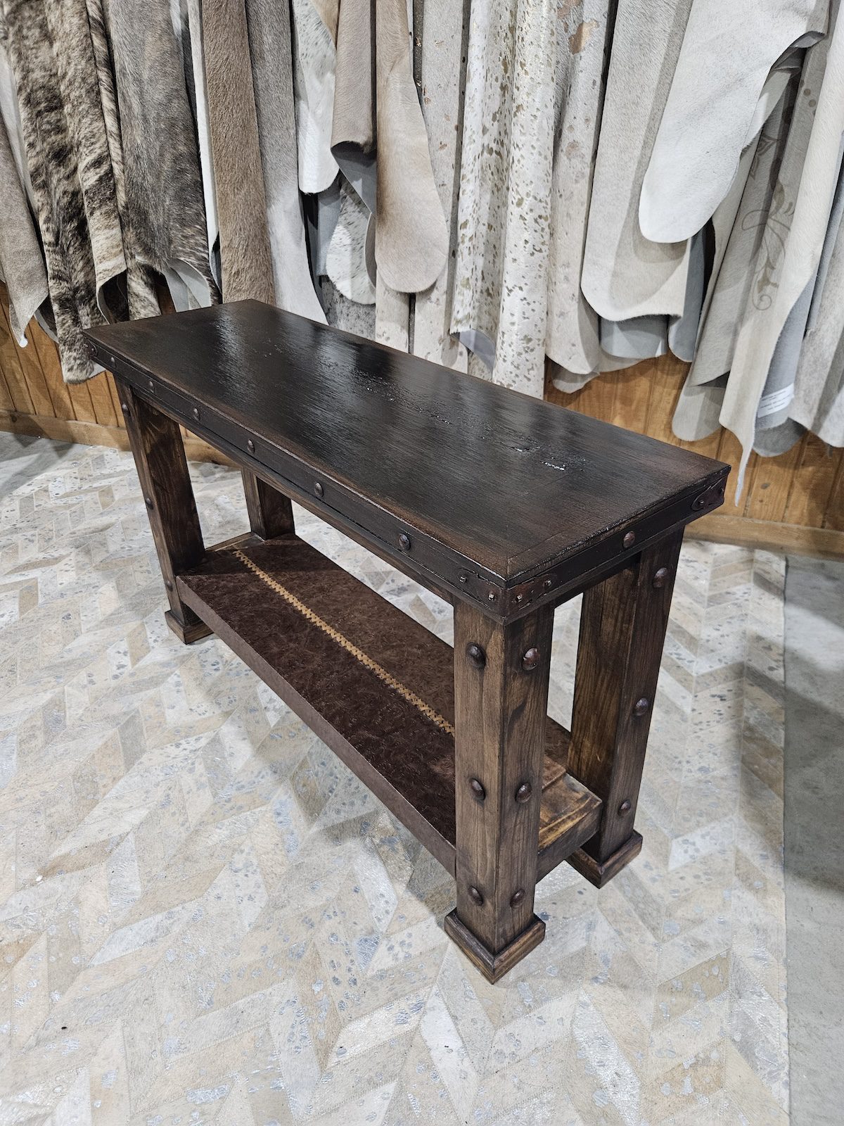 holly table side - Ranch & Co Interiors