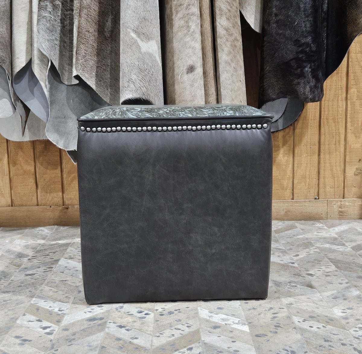 OaKdale square cubeside - Ranch & Co Interiors
